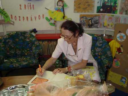 Mudr. Nadežda Sobeková v Podduklianskej knižnici vo Svidníku, 27. 5. 2009