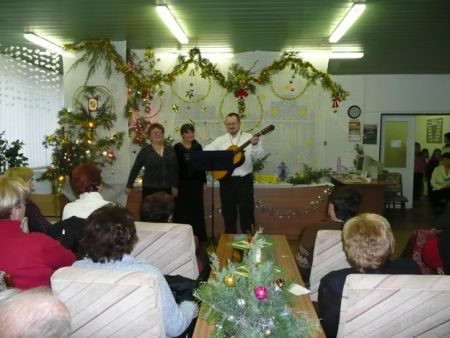 Pokoj ľuďom dobrej vôle.  Pod týmto názvom sa dňa 14.12.2009 konalo v Podduklianskej knižnici vo Svidníku podujatie k vianočným sviatkom.